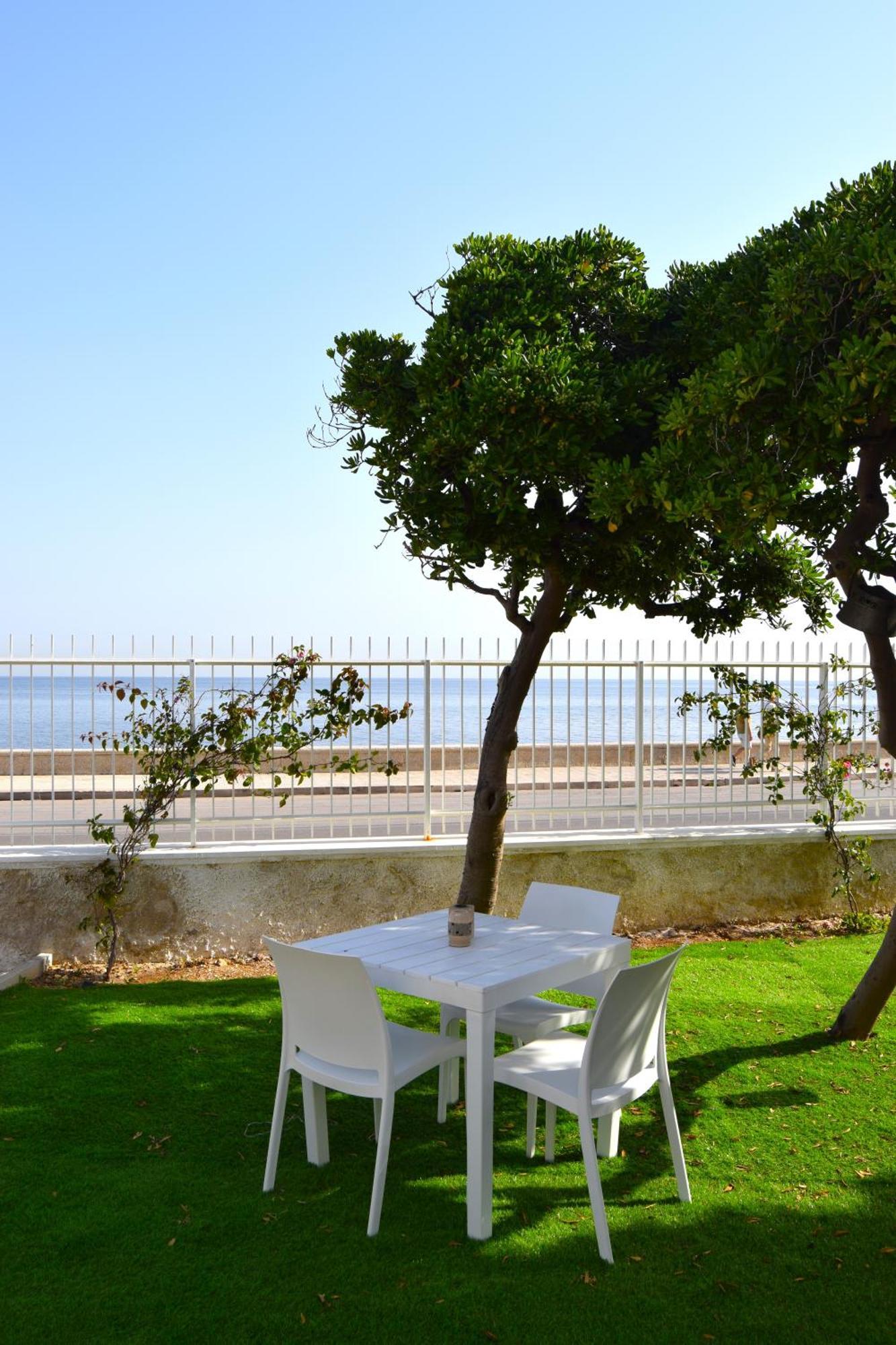 12 Passi Dal Mare Hotel Bari Exterior foto